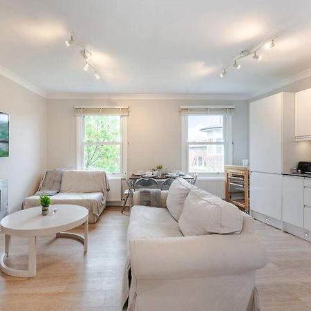 Cosy 2 Bed In Kensington Olympia Apartman London Kültér fotó