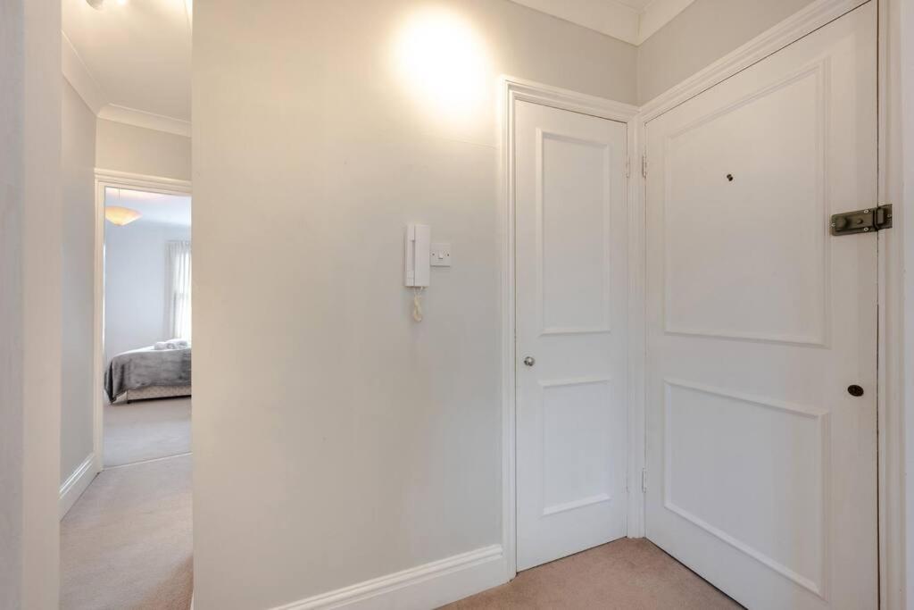 Cosy 2 Bed In Kensington Olympia Apartman London Kültér fotó