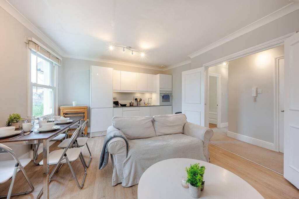 Cosy 2 Bed In Kensington Olympia Apartman London Kültér fotó