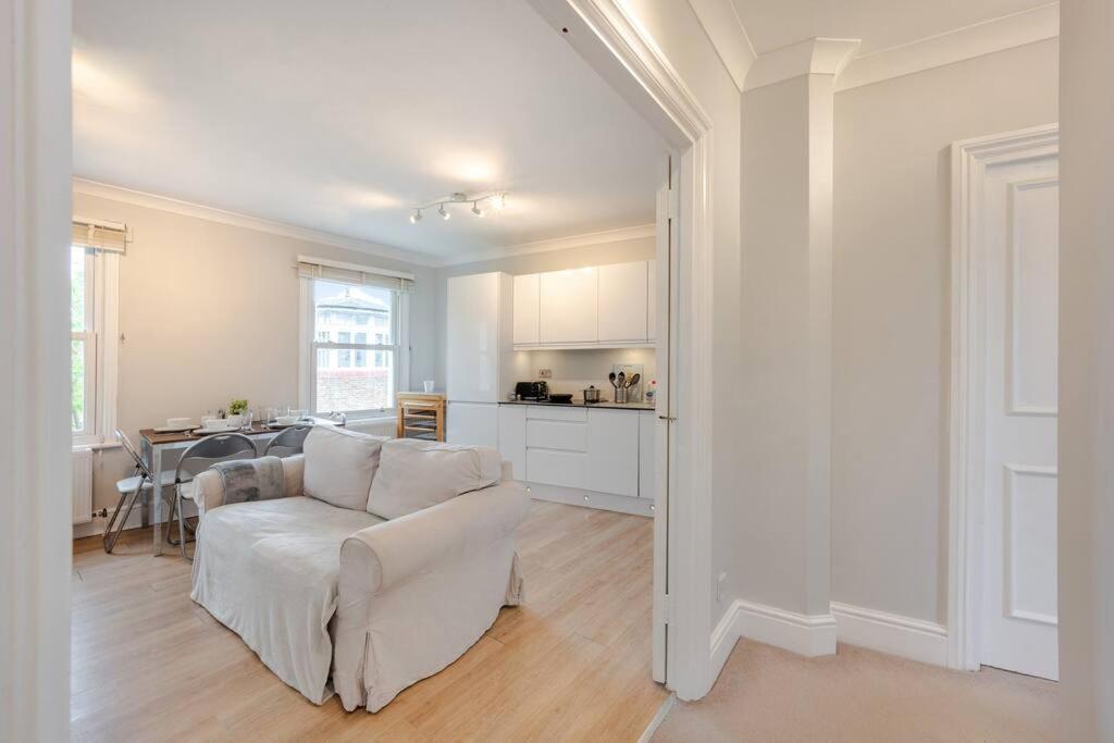 Cosy 2 Bed In Kensington Olympia Apartman London Kültér fotó