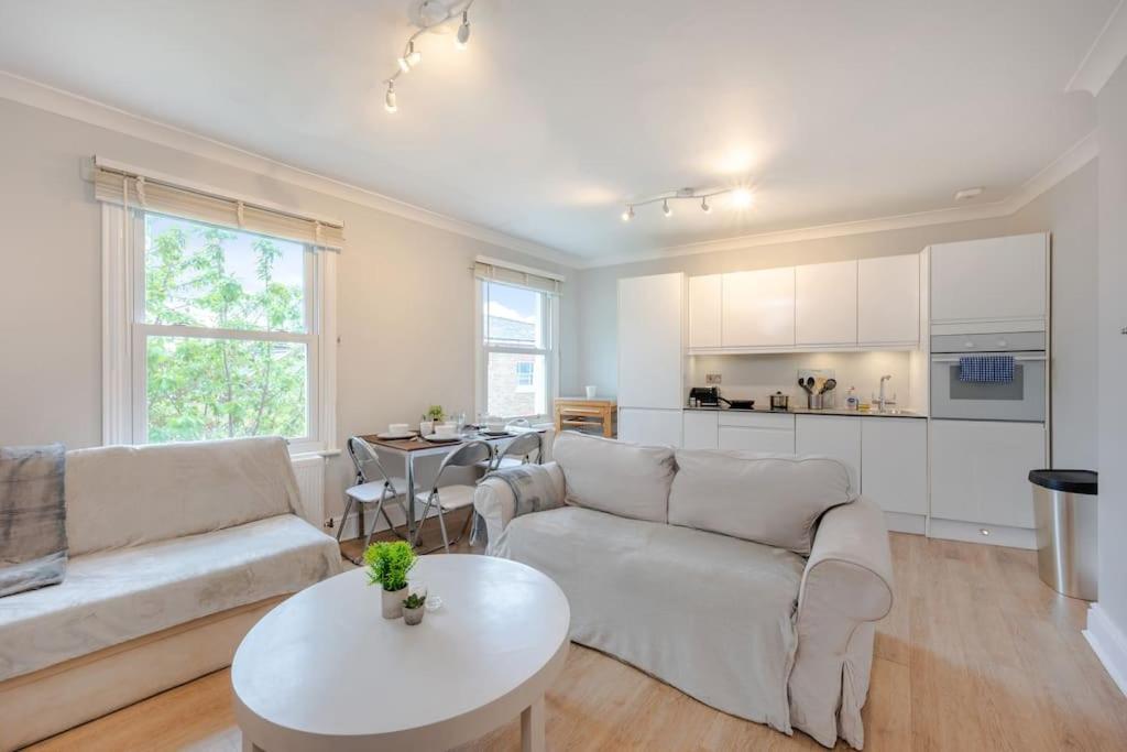 Cosy 2 Bed In Kensington Olympia Apartman London Kültér fotó